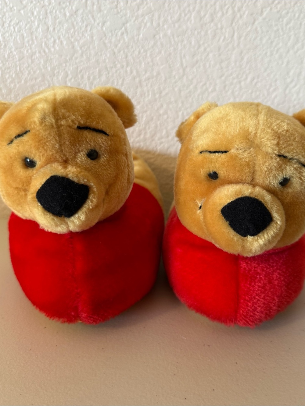 Vintage DISNEY WINNIE THE POOH SLIPPERS ADULT SIZE Medium 7-8